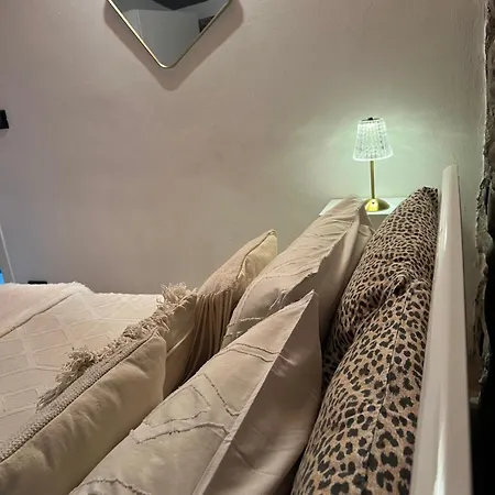 Casa Ale Apartment *